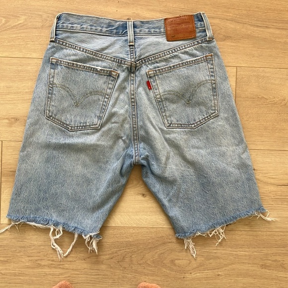 Levi’s 501 Button fly High Rise Mid Thigh Short - Picture 9 of 9